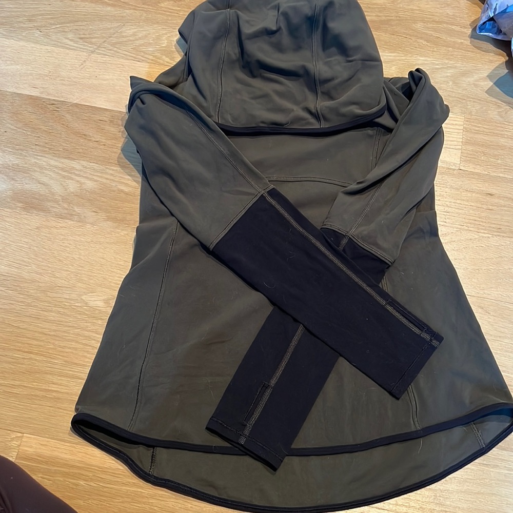 Lululemon green & black hoodie